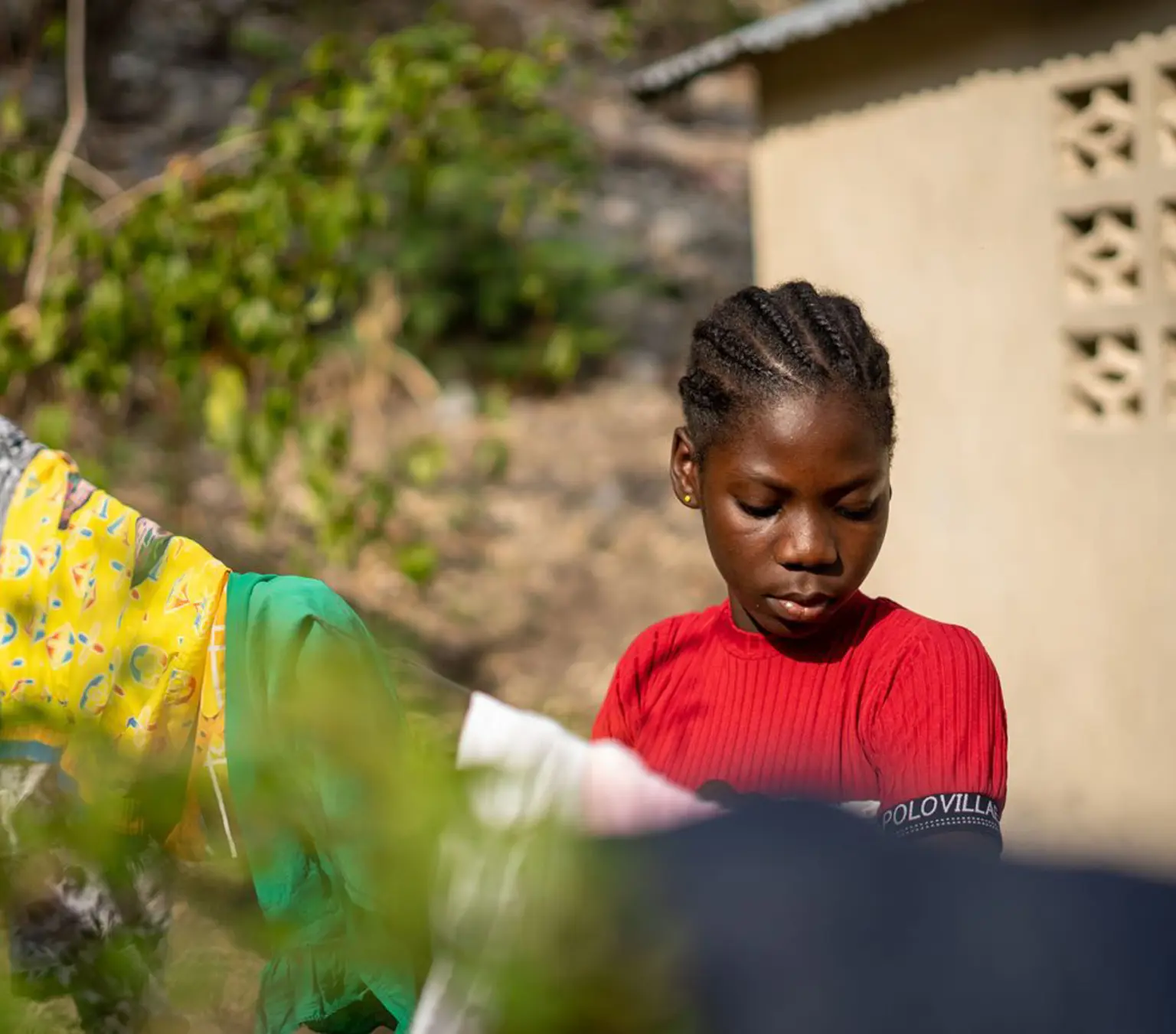 Pige med menstruation i Haiti