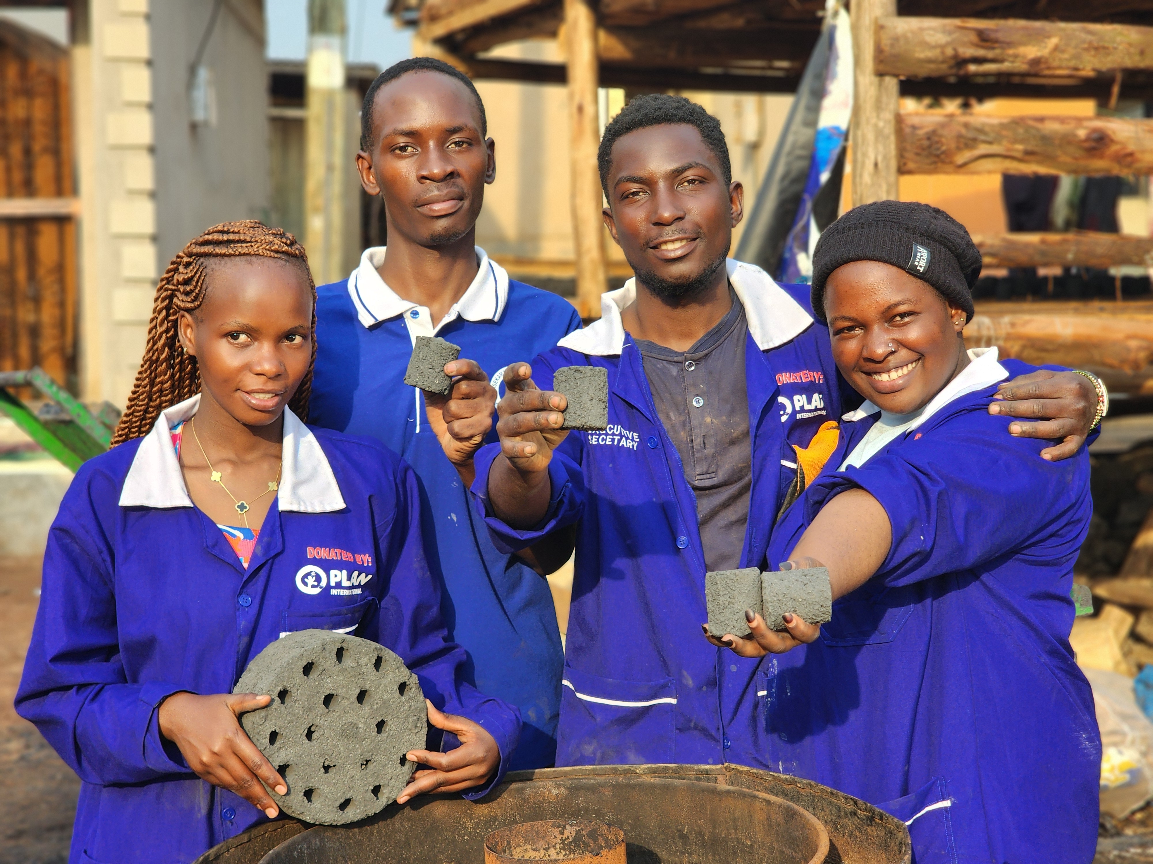 Ungdomsgruppen der producere briketter
