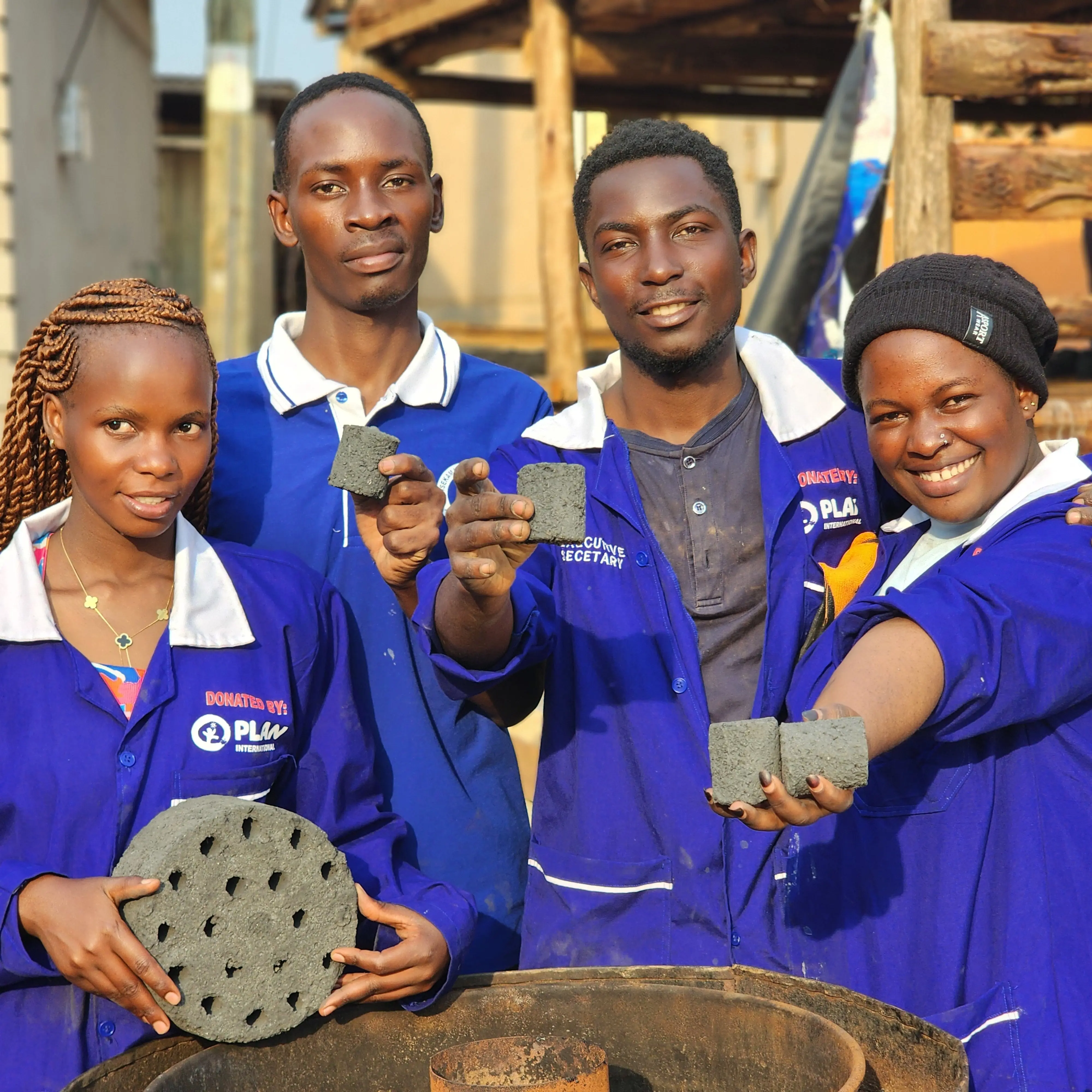 Ungdomsgruppen der producere briketter