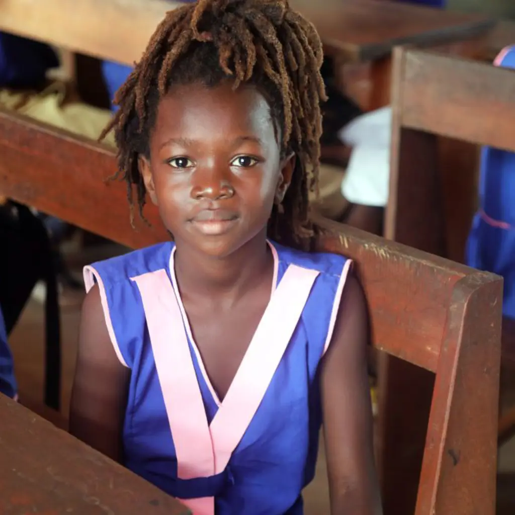 Skolepige i Sierra Leone - Planbørnefonden