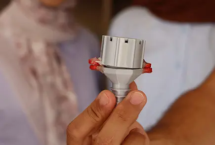 Studerende viser deres Magdrop prototype frem